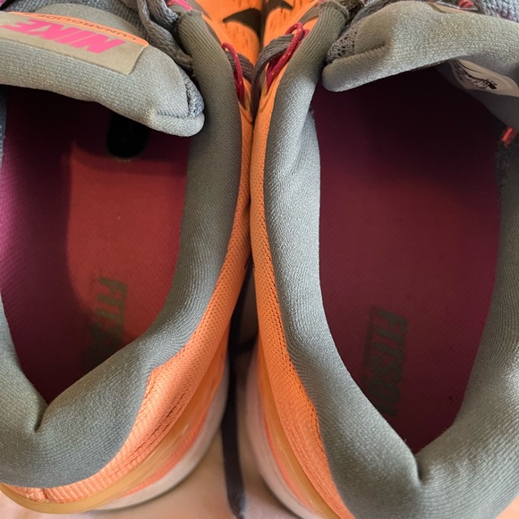 👟🌺Nike Sneakers in a muted orange, size 10.5 - Picture 8 of 12